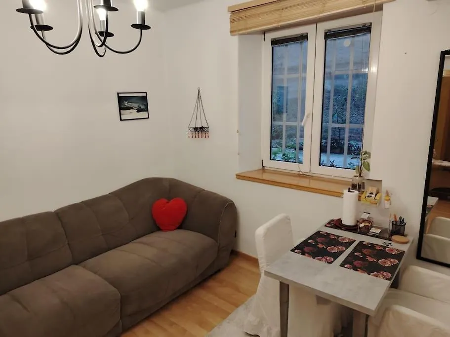 Simple & Easy Split Center Apartment 0*,