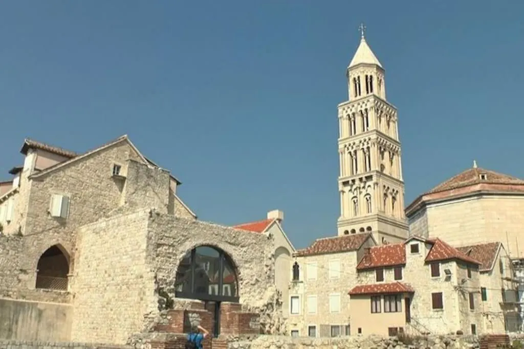 Simple & Easy Split Center Apartment Croatia